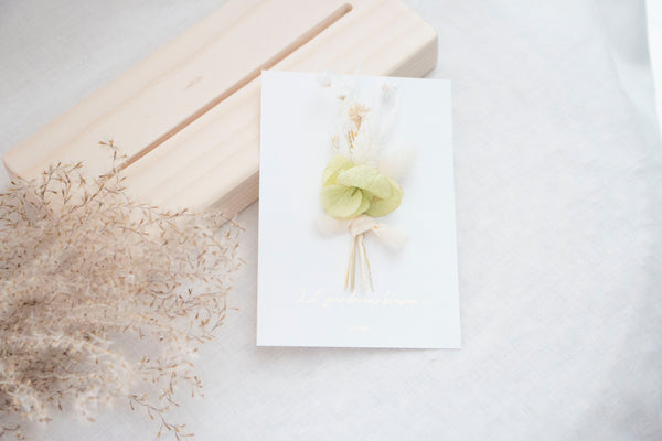 CARD - DRIED FLOWERS - LET YOUR DREAMS BLOSSOM